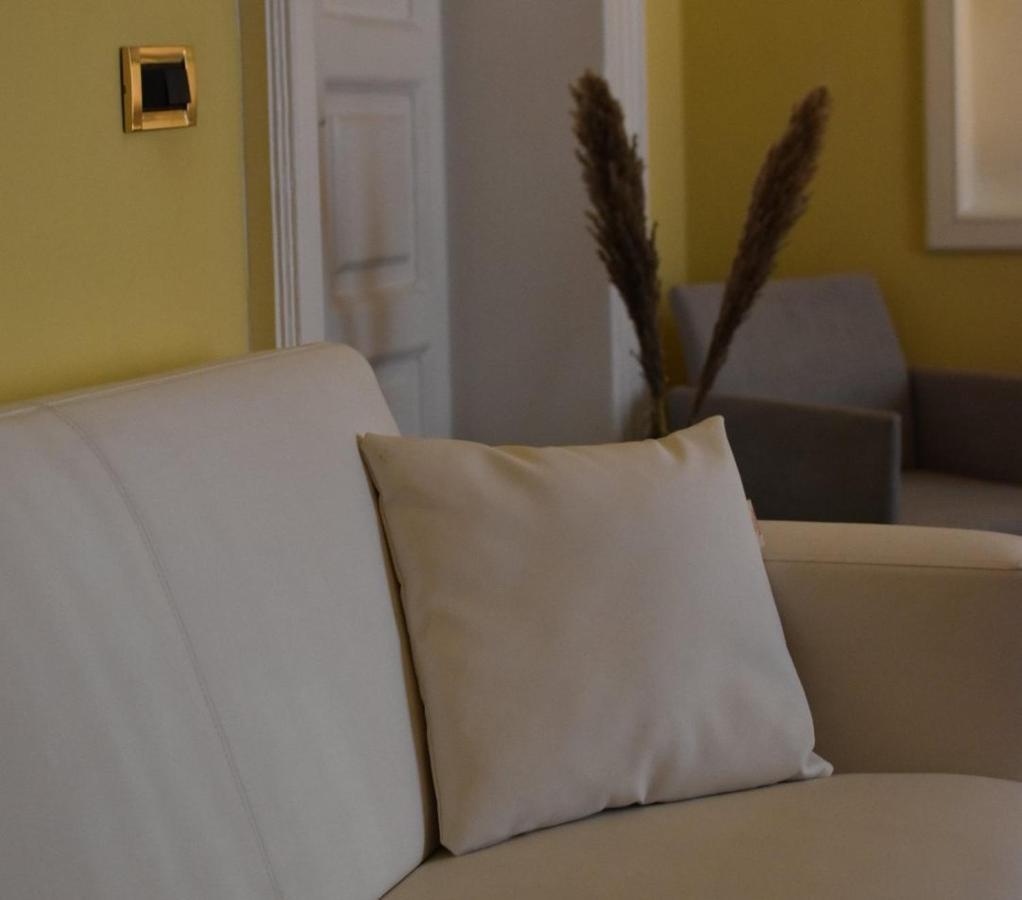 Queen 24 Taranto Room photo